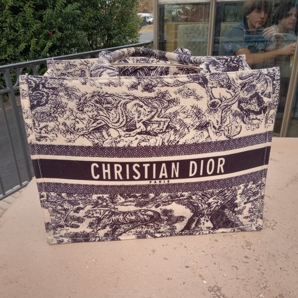 Dior Medium blue toile de jouy Tote bag - Picture 1 of 4